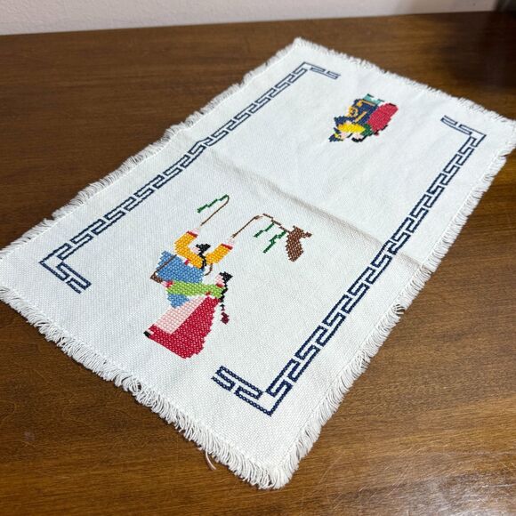 Vintage Handmade White Cotton Holland Cross Stitch Doily 14 x 9 inches - Picture 1 of 5